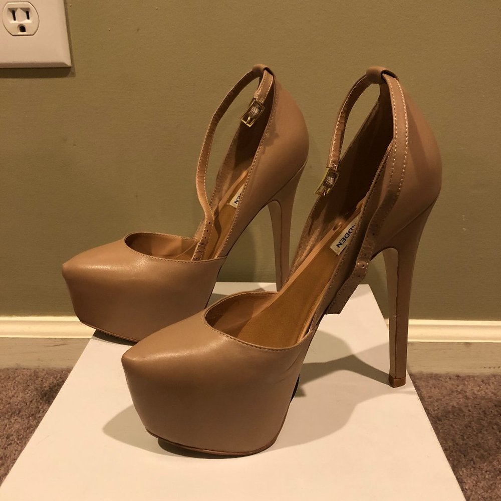 Steve Madden Deeny Heel
